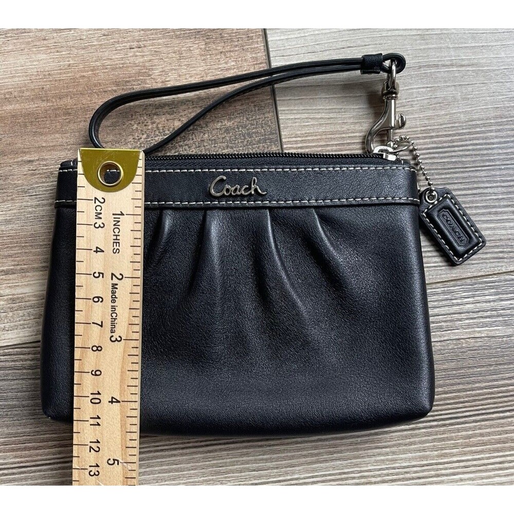 coach women’s Black leather wristlet Wallet - Picture 5 of 6